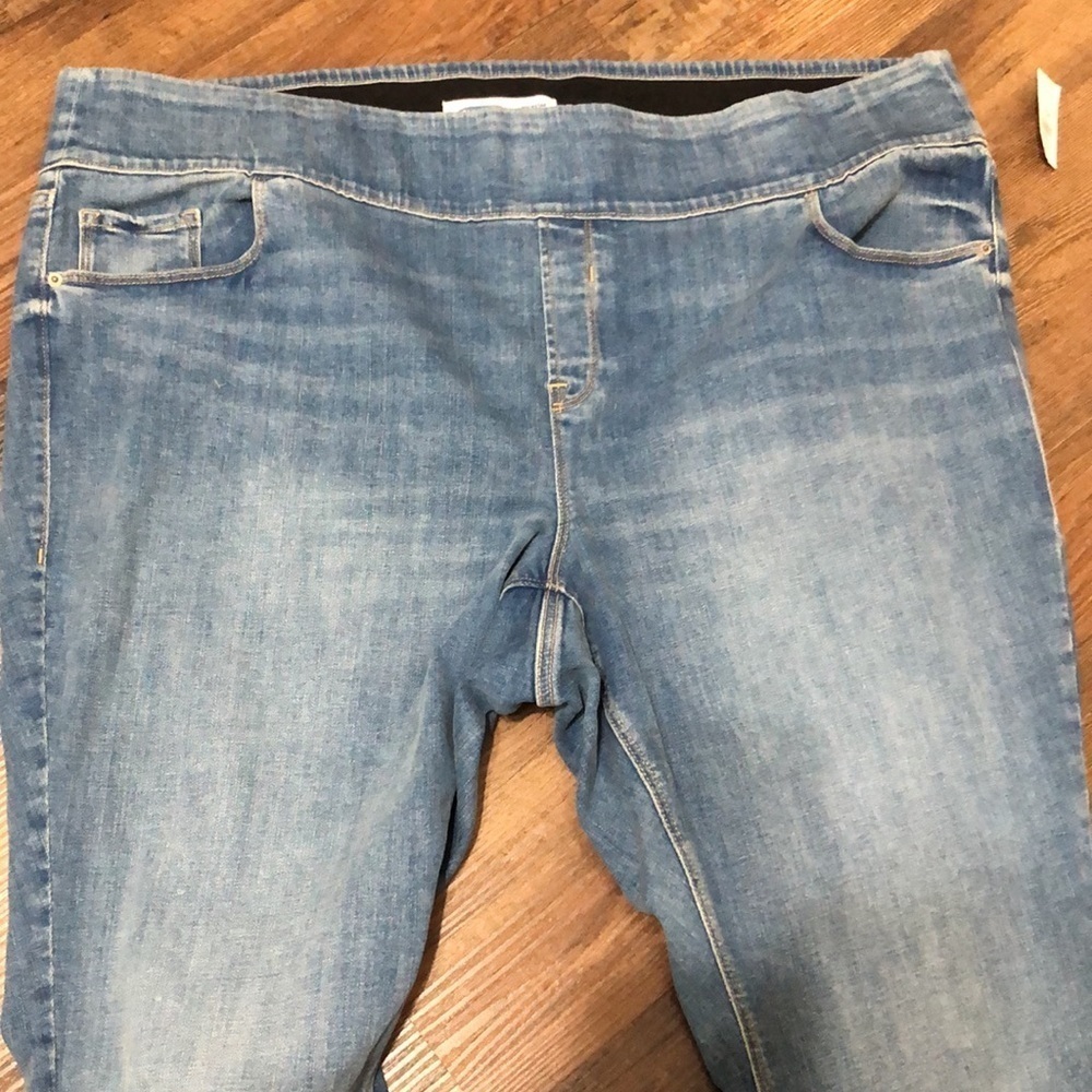 Old Navy Rockstar super skinny high rise capris